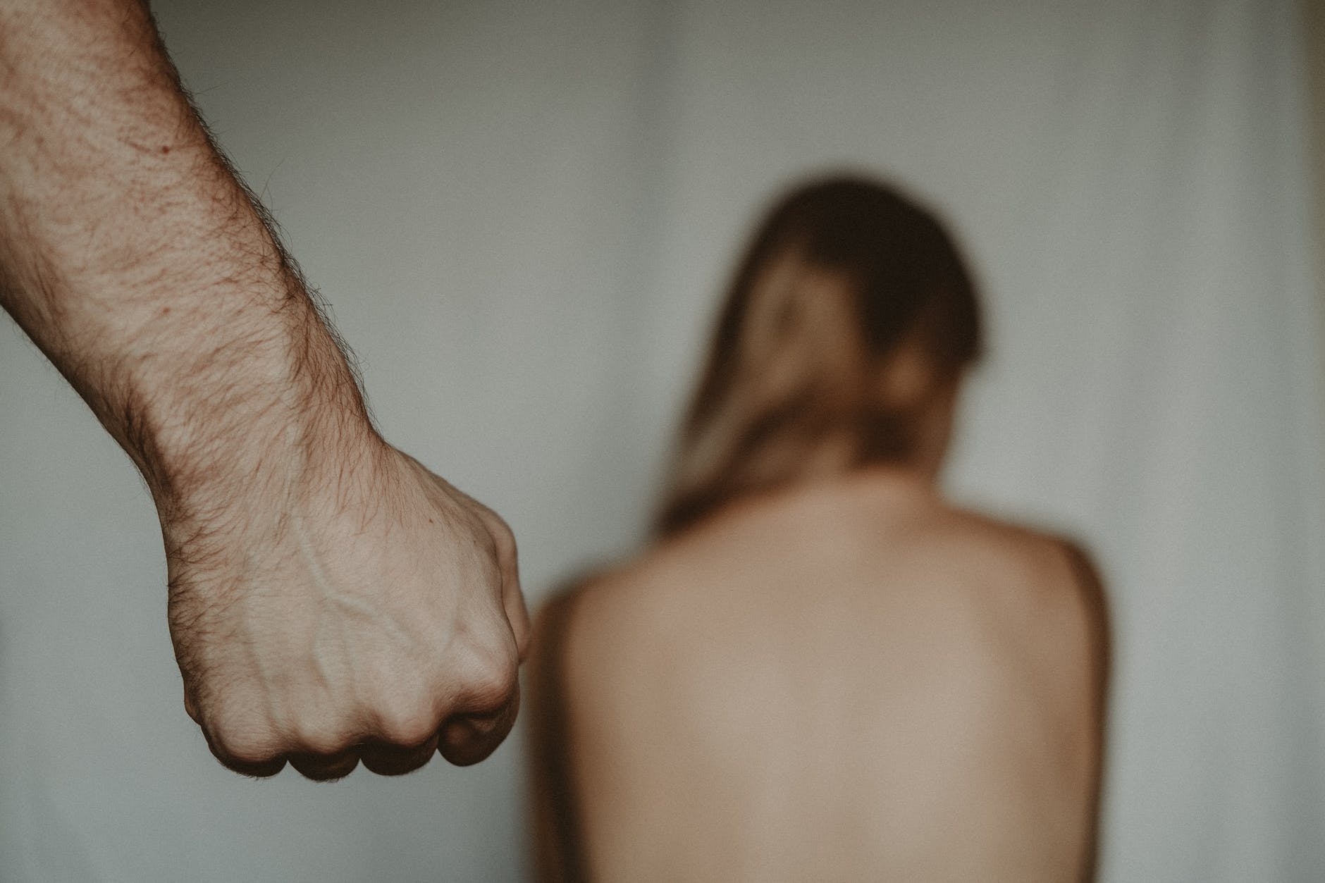 Dados recentes revelam a extensão da violência sexual contra mulheres e homens… nos EUA Dados recentes revelam a extensão da violência sexual contra mulheres e homens… nos EUA