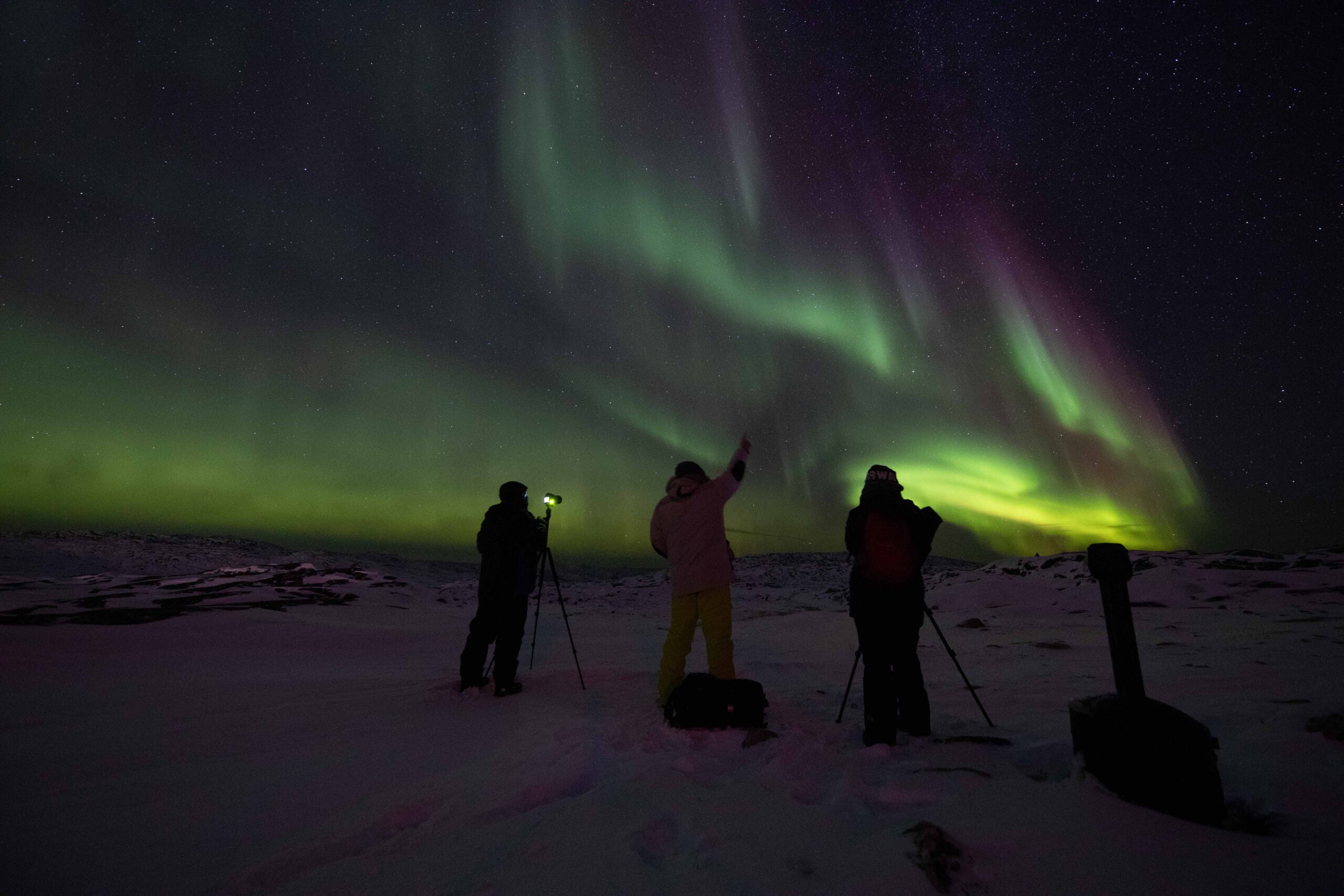NASA anuncia período de maiores explosões solares e aquece turismo para ver auroras boreais