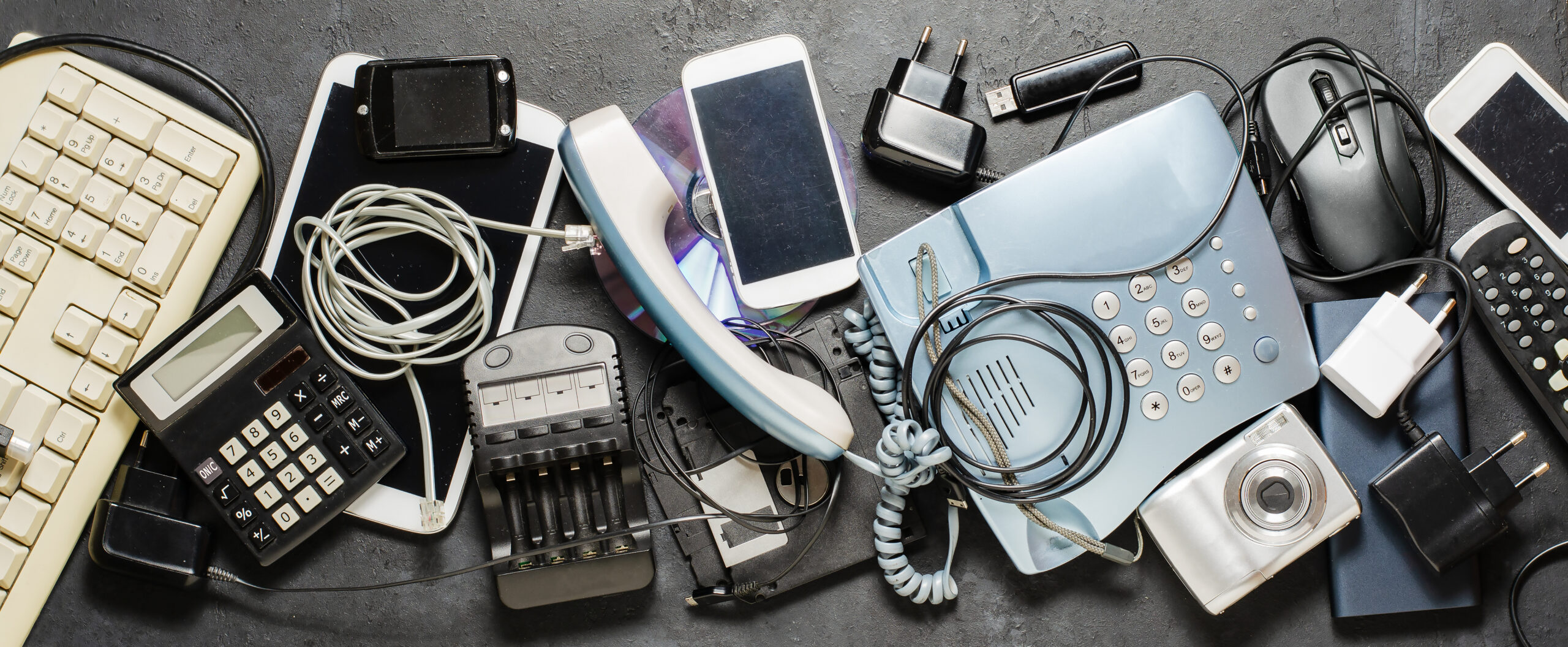 Condomínio: um modo de descartar celulares quebrados, notebooks e todo lixo eletrônico Condomínio: um modo de descartar celulares quebrados, notebooks e todo lixo eletrônico