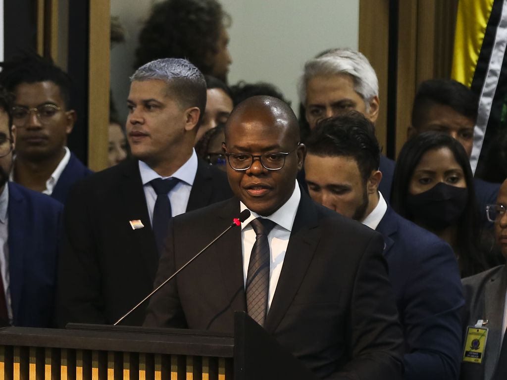 Ministro Silvio Almeida anuncia que vai reativar a Comissão de Mortos e Desaparecidos Políticos Ministro Silvio Almeida anuncia que vai reativar a Comissão de Mortos e Desaparecidos Políticos