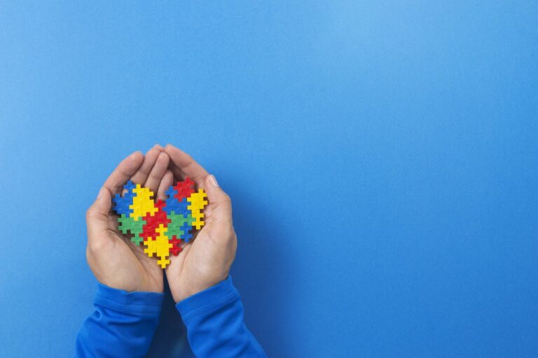 Terapia em grupos pode ajudar na socialização de pessoas com transtorno do espectro autista