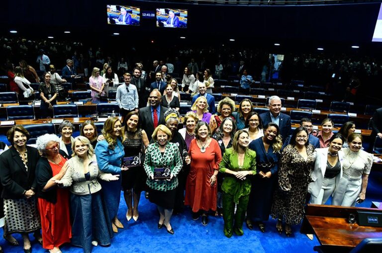 Diploma Bertha Lutz destaca luta por equidade de gênero e homenageia 19 mulheres em 2025