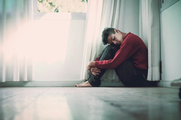 Terapia com psicod&eacute;licos tende a funcionar melhor em pacientes com apoio social e abertura a novas experi&ecirc;ncias, sugere estudo