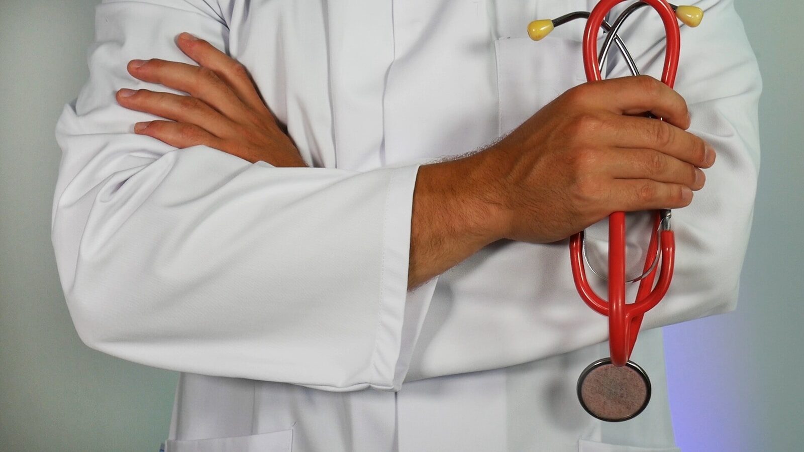 AMB cobra rigor na formação médica após um terço dos cursos ser reprovado no Enamed