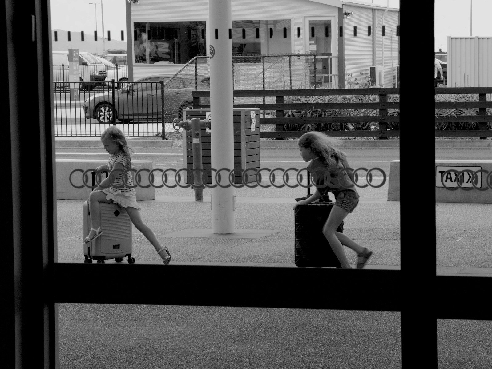 Tráfico de pessoas: por que os aeroportos são estratégicos para proteger crianças e adolescentes